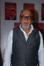 Pritish Nandy at Mukesh Batra_s Healing with Homeopothy book launch in Crossword, Kemps Corner on 21st Sept 2011 (9).JPG